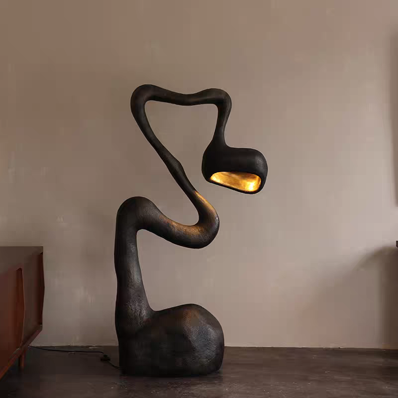 Lampadaire sculptural nordique