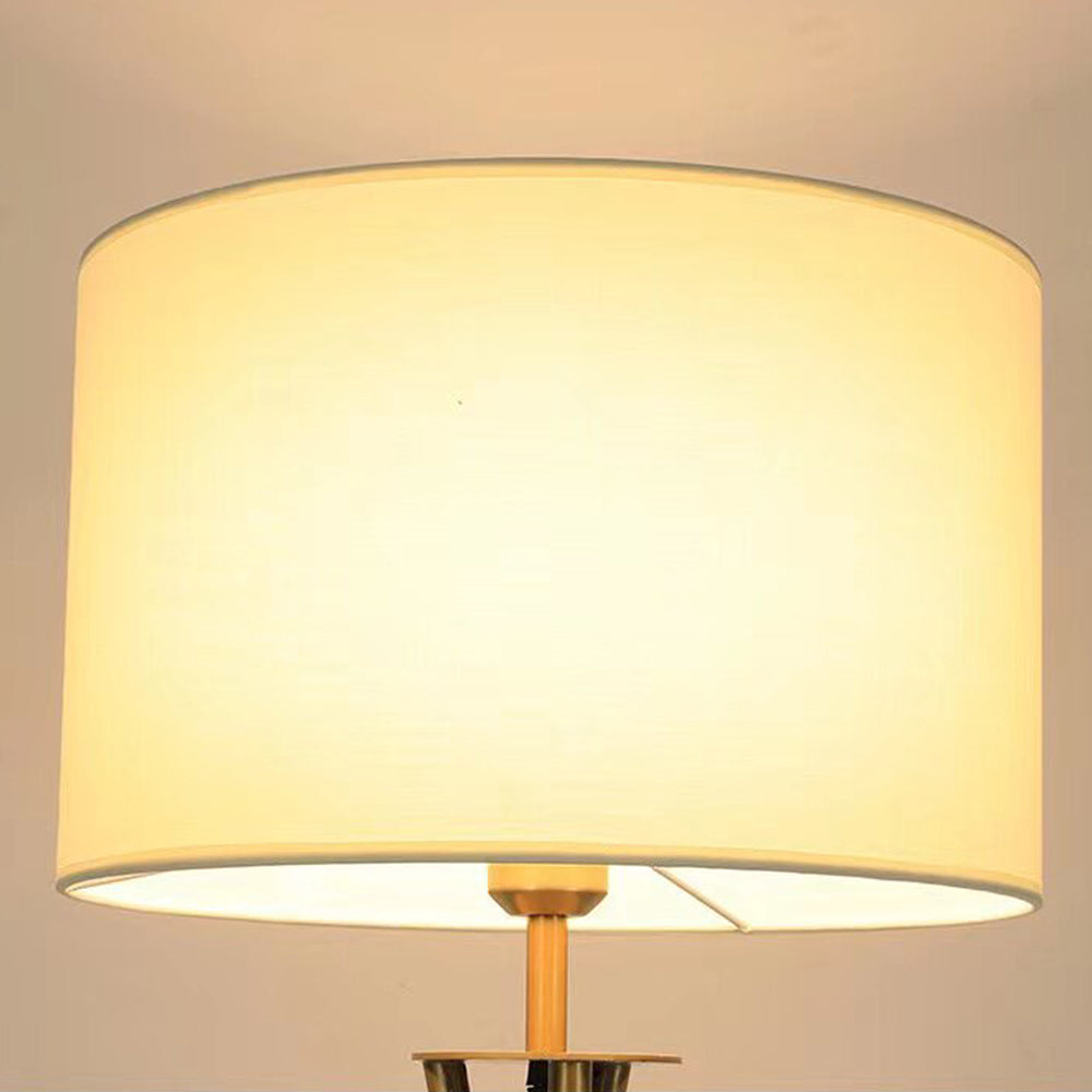 Lampadaire trépied nordique en fer et bois